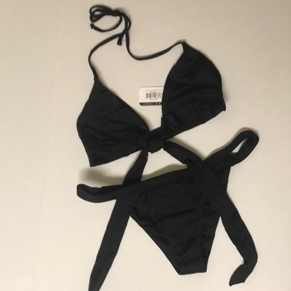 NWT Black Semi Cheeky Medium Adjustable Bikini Set